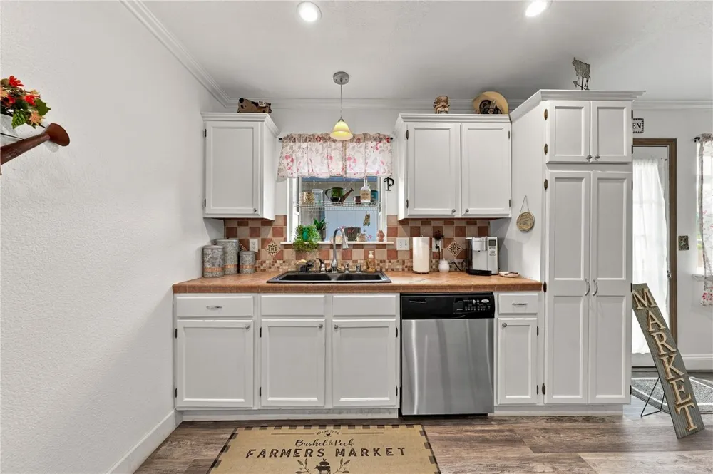 1414 Hartley Street Lakeport, CA 95453