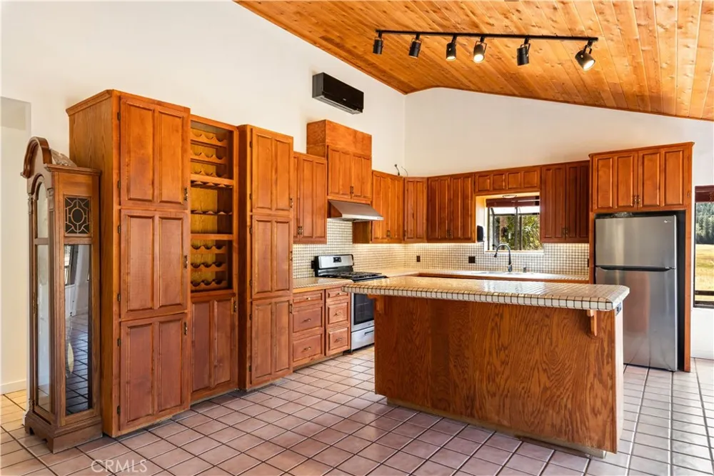 9679 Salmina Road Kelseyville, CA 95451