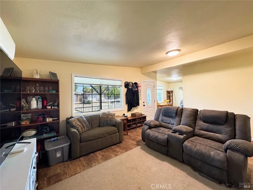 255 Burlington Ukiah, CA 95482