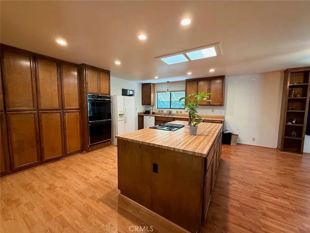 19902 Mountain Hidden Valley Lake, CA 95467