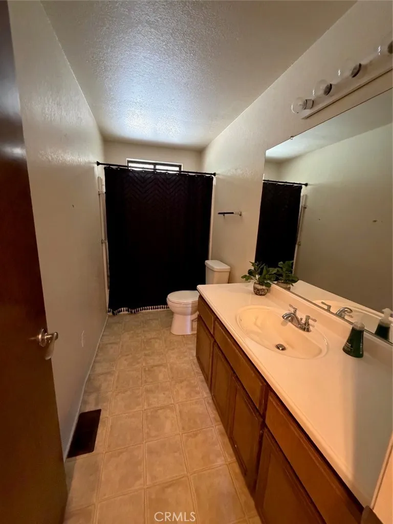 19902 Mountain Hidden Valley Lake, CA 95467