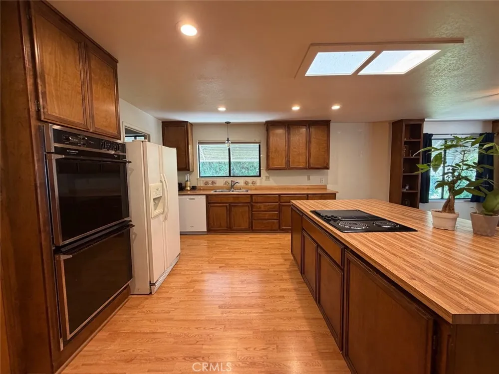 19902 Mountain Hidden Valley Lake, CA 95467