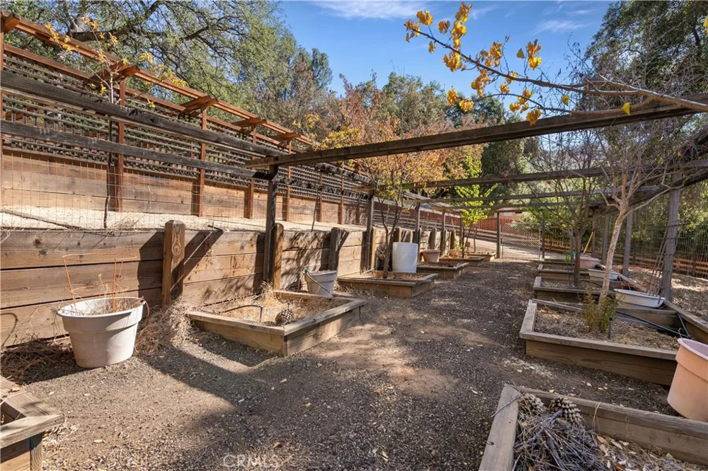 6625 Soda Bay Road Kelseyville, CA 95451