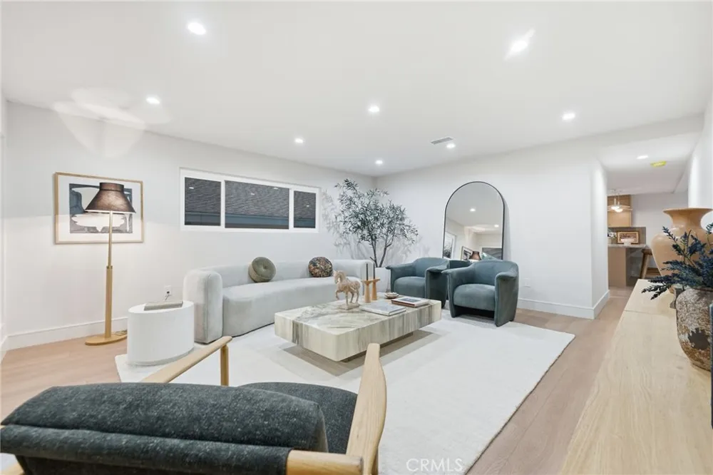 3508 Maple Manhattan Beach, CA 90266