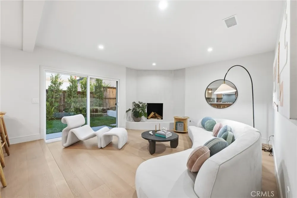 3508 Maple Manhattan Beach, CA 90266
