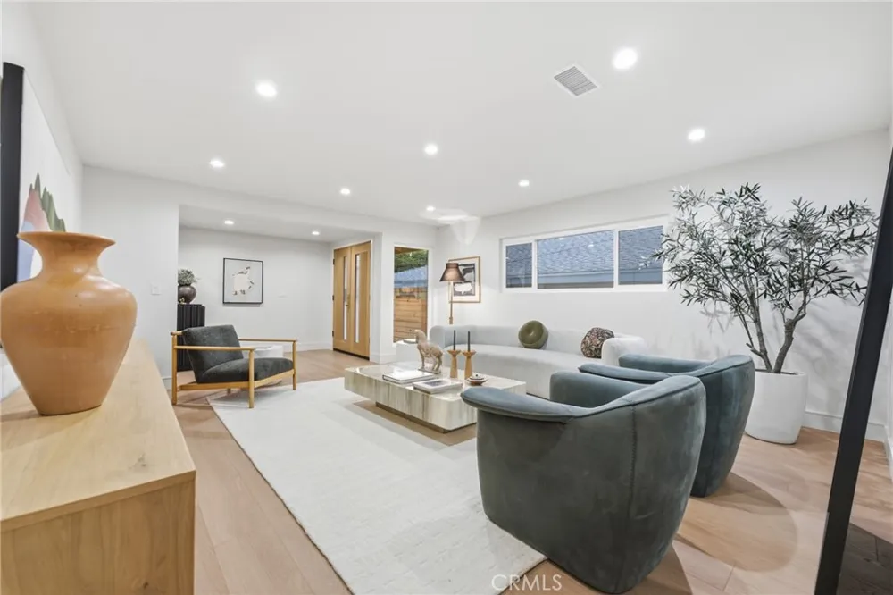 3508 Maple Manhattan Beach, CA 90266