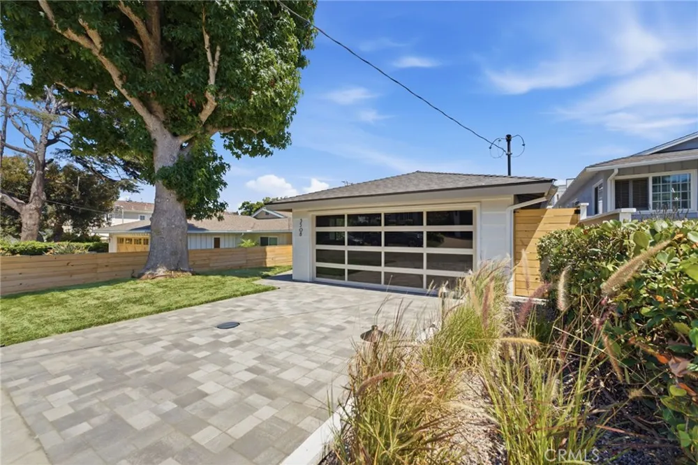 3508 Maple Manhattan Beach, CA 90266