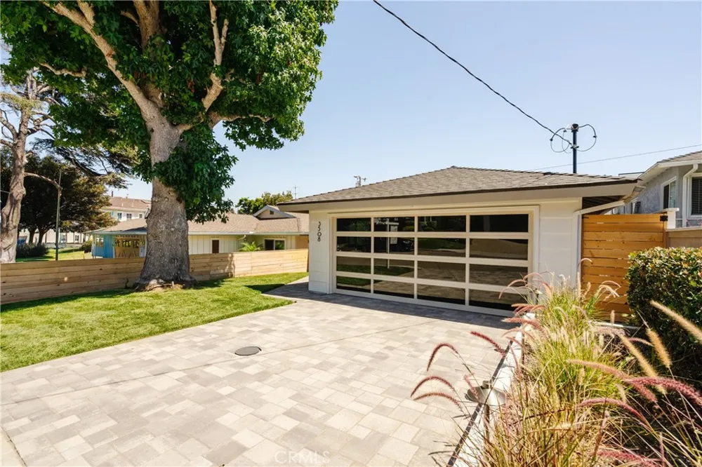 3508 Maple Manhattan Beach, CA 90266