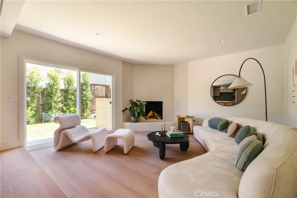 3508 Maple Manhattan Beach, CA 90266