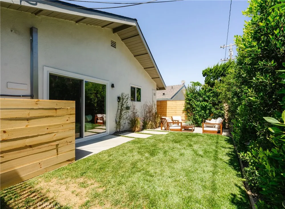 3508 Maple Manhattan Beach, CA 90266
