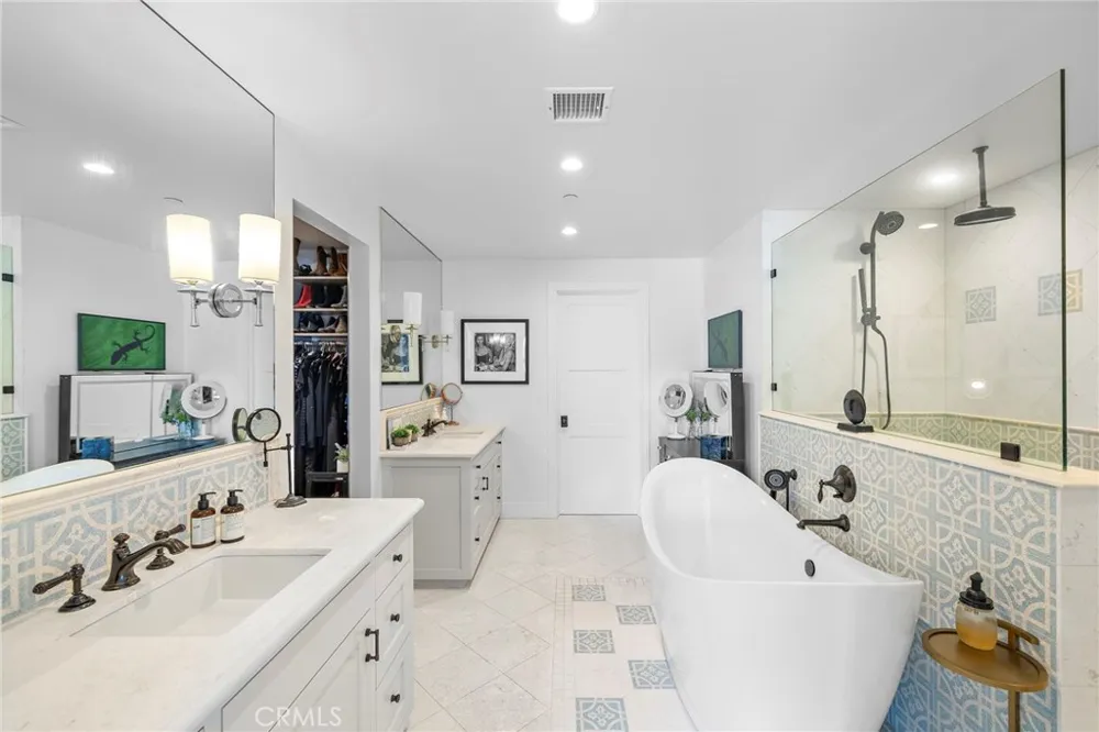 1680 Louise Laguna Beach, CA 92651