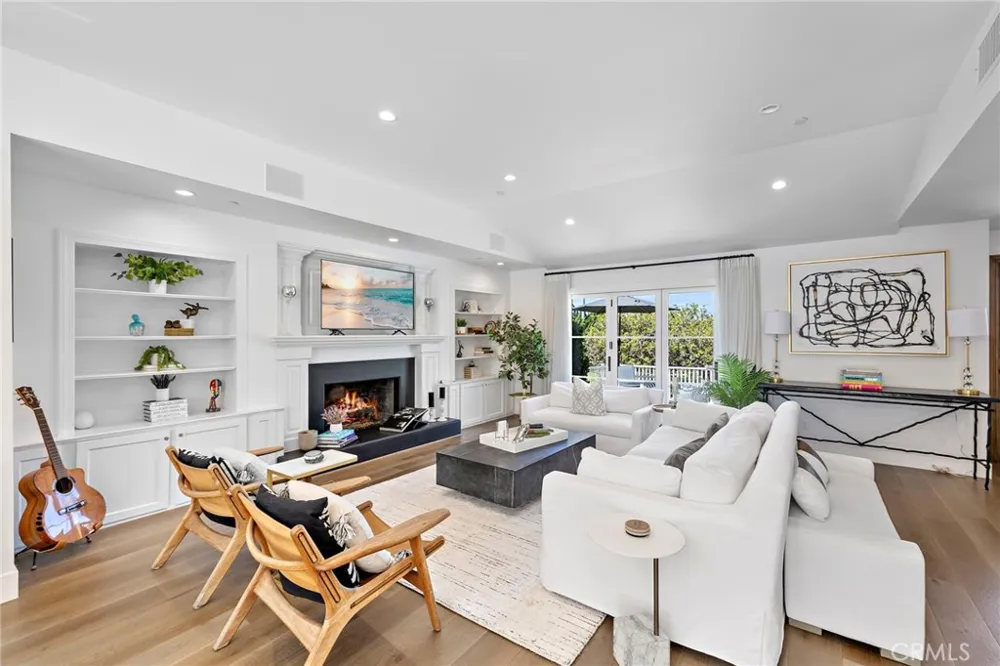 1680 Louise Laguna Beach, CA 92651