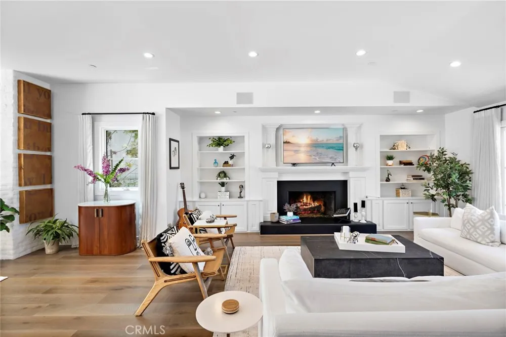 1680 Louise Laguna Beach, CA 92651