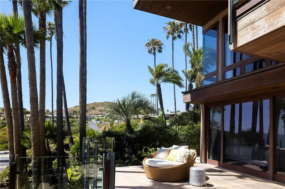 2495 Riviera Laguna Beach, CA 92651
