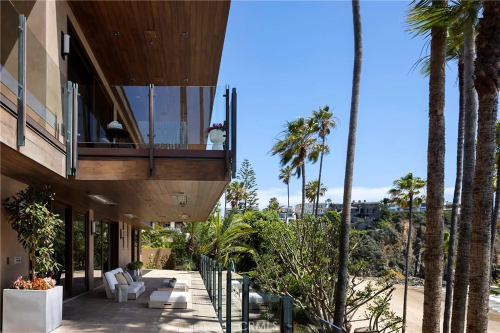 2495 Riviera Laguna Beach, CA 92651