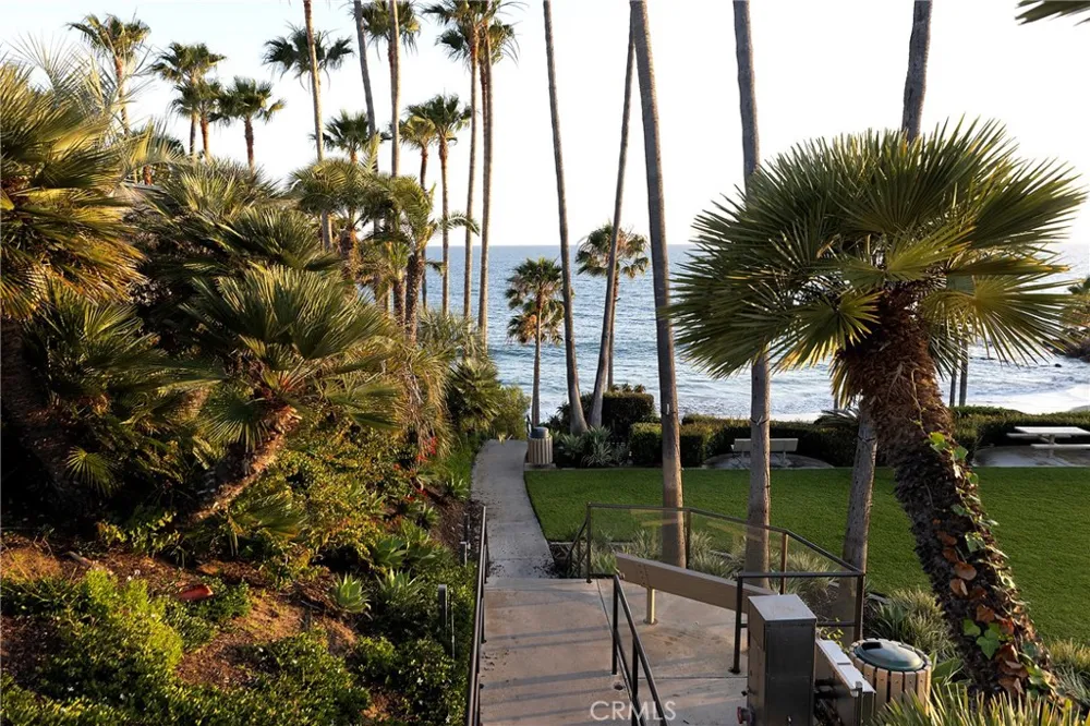 2495 Riviera Laguna Beach, CA 92651