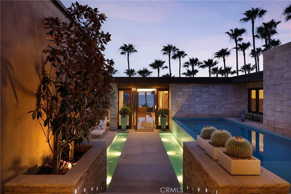 2495 Riviera Laguna Beach, CA 92651
