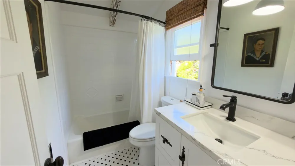 31531 Bluff Drive #Back Hse Laguna Beach, CA 92651