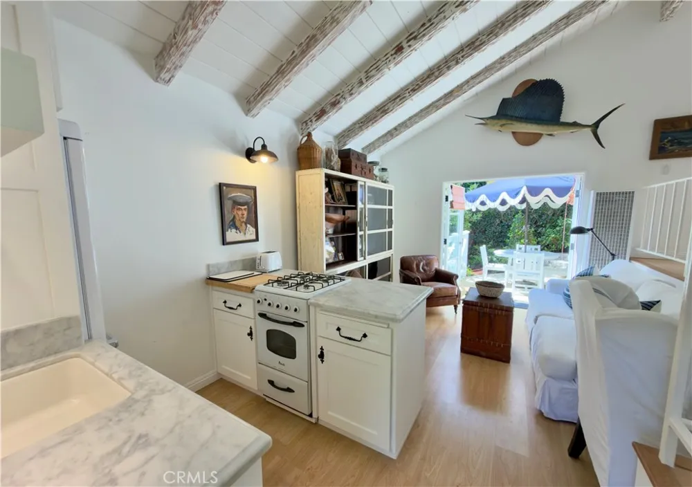 31531 Bluff Drive #Back Hse Laguna Beach, CA 92651