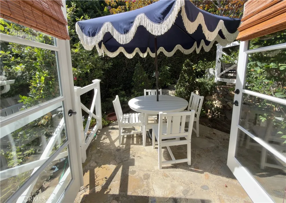 31531 Bluff Drive #Back Hse Laguna Beach, CA 92651