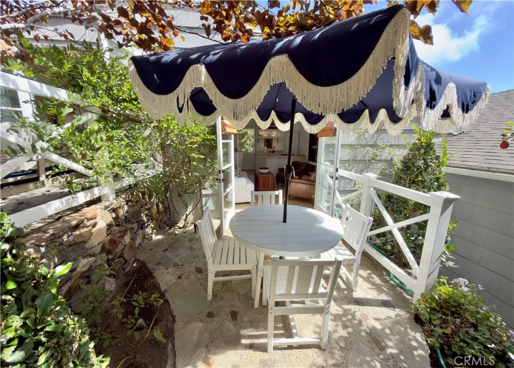 31531 Bluff Drive #Back Hse Laguna Beach, CA 92651
