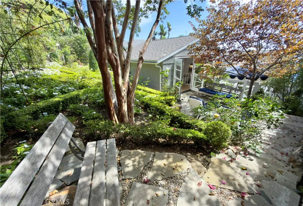 31531 Bluff Drive #Back Hse Laguna Beach, CA 92651