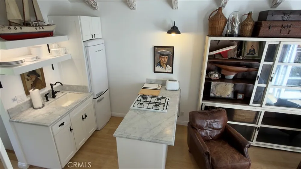 31531 Bluff Drive #Back Hse Laguna Beach, CA 92651