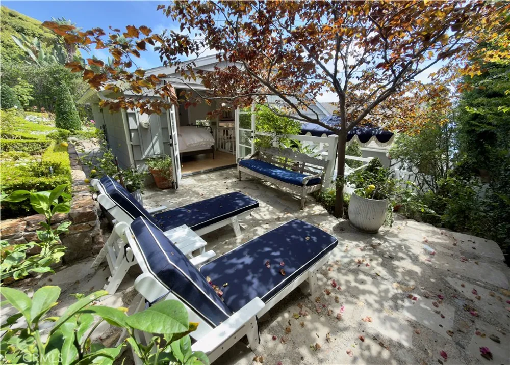 31531 Bluff Drive #Back Hse Laguna Beach, CA 92651