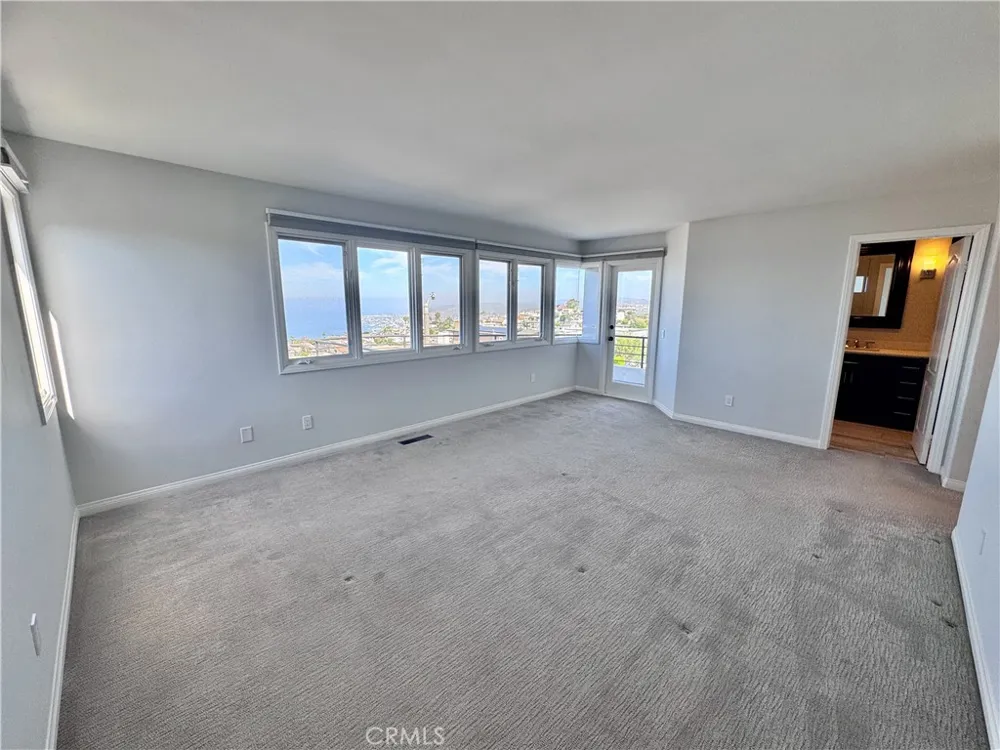 896 Quivera Laguna Beach, CA 92651