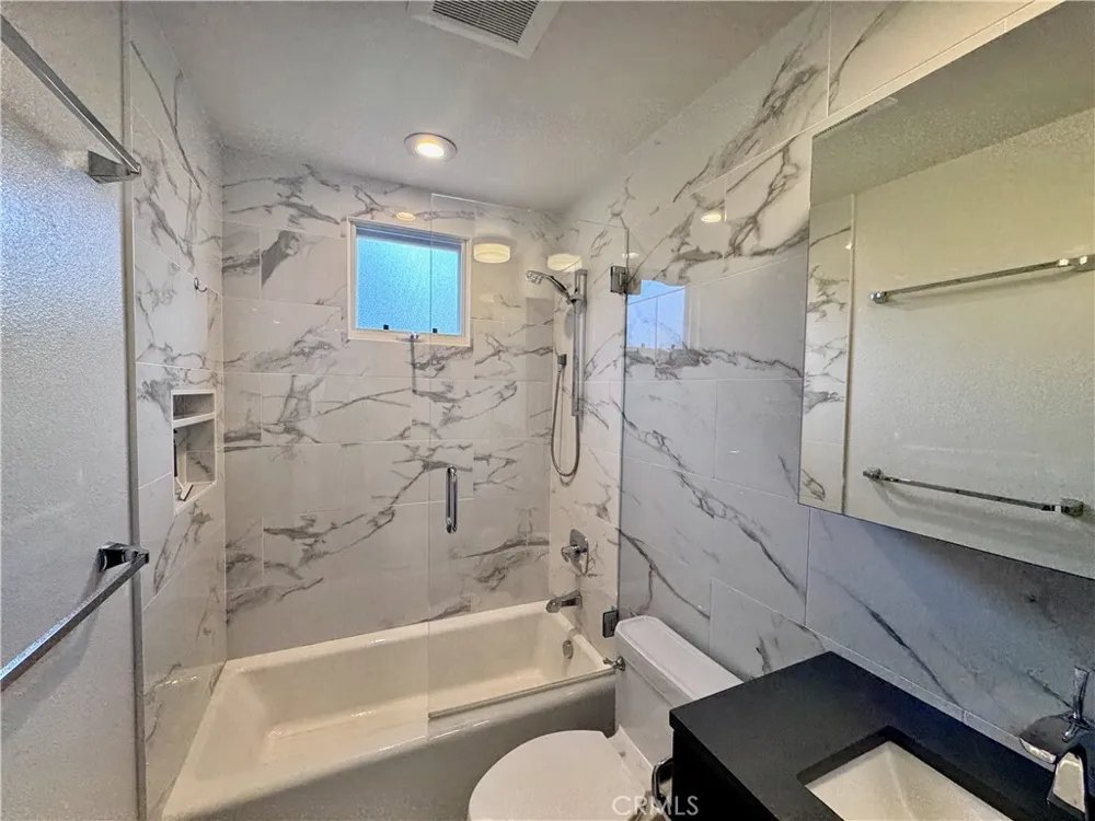 896 Quivera Laguna Beach, CA 92651