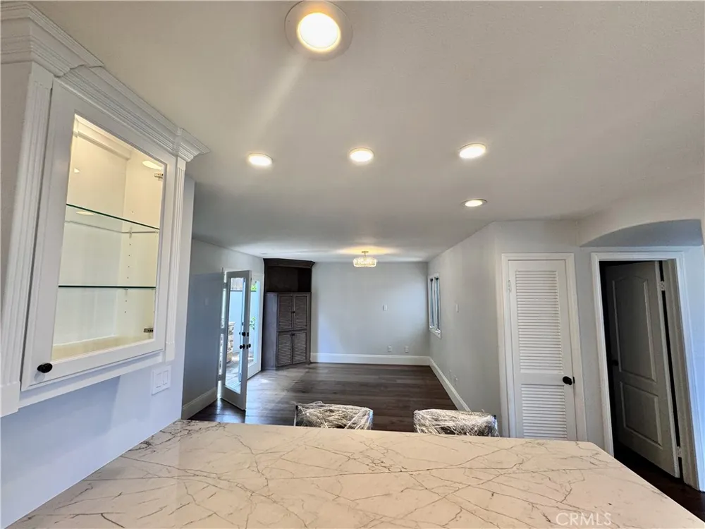 896 Quivera Laguna Beach, CA 92651