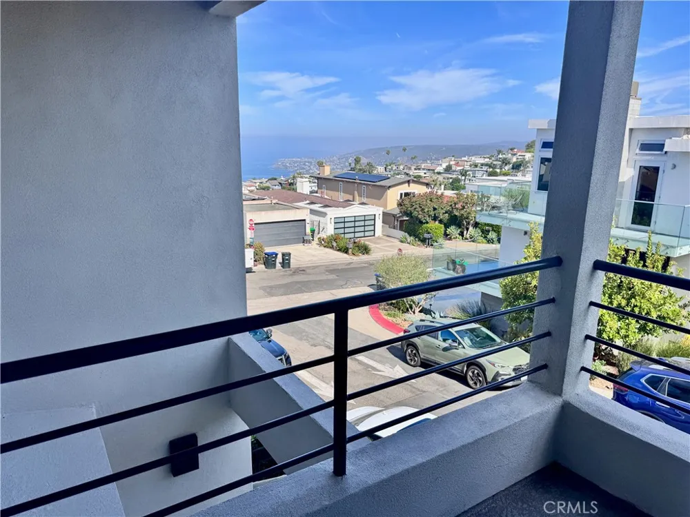 896 Quivera Laguna Beach, CA 92651