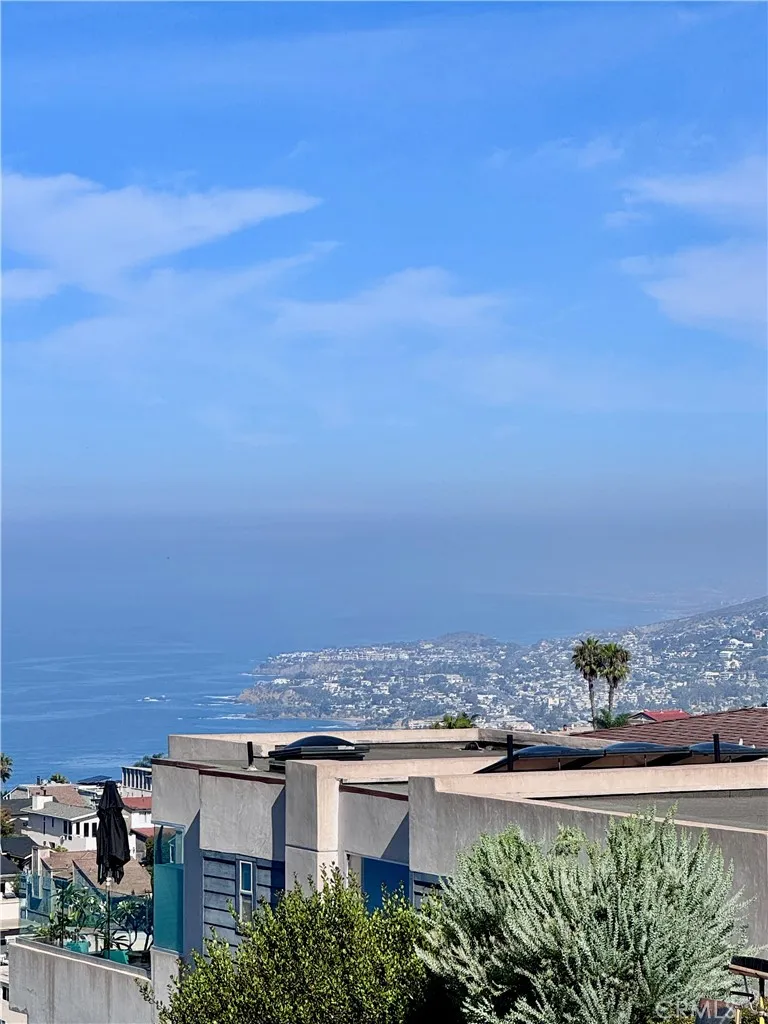 896 Quivera Laguna Beach, CA 92651