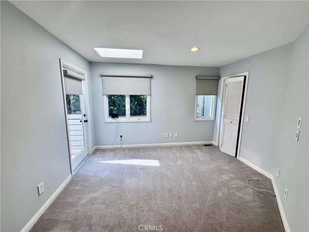 896 Quivera Laguna Beach, CA 92651