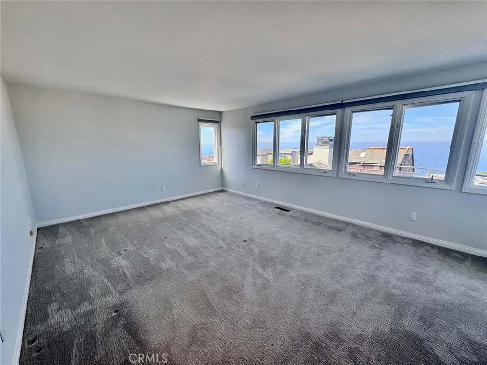 896 Quivera Laguna Beach, CA 92651