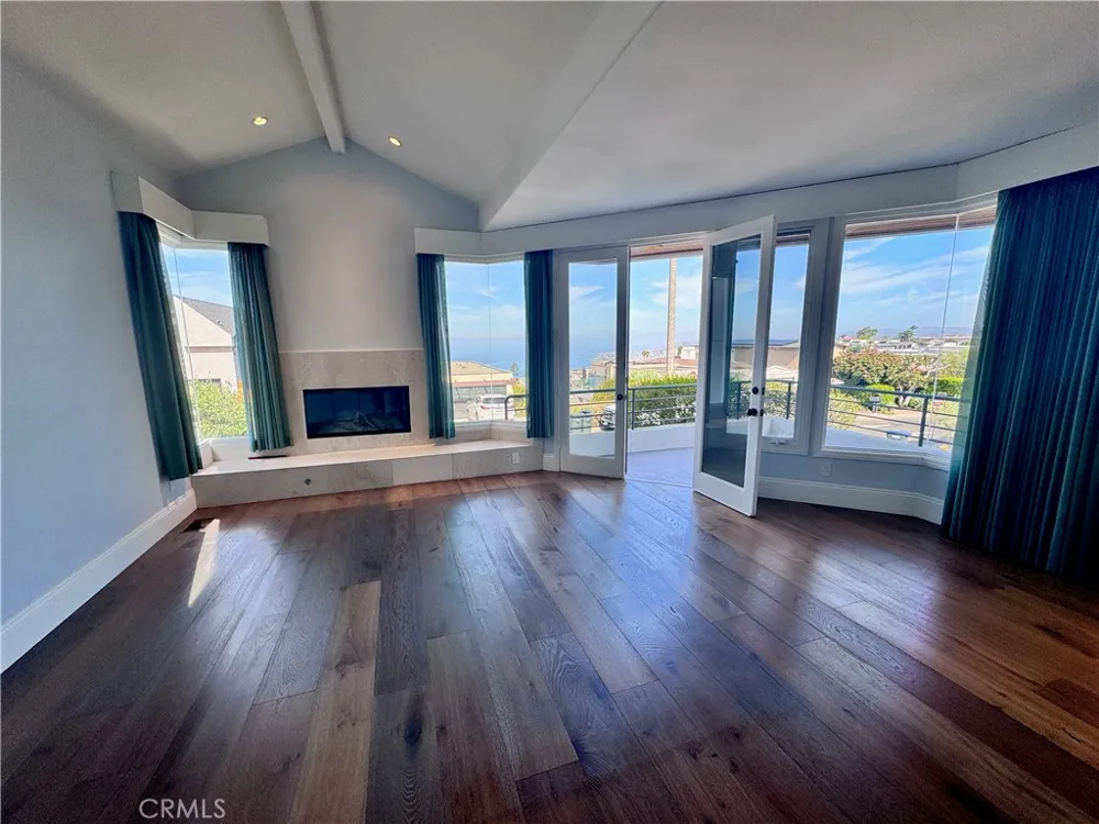 896 Quivera Laguna Beach, CA 92651