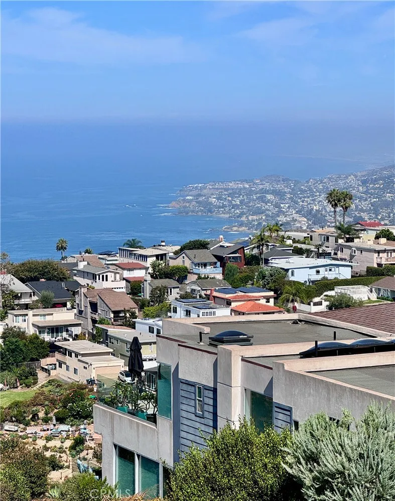896 Quivera Laguna Beach, CA 92651