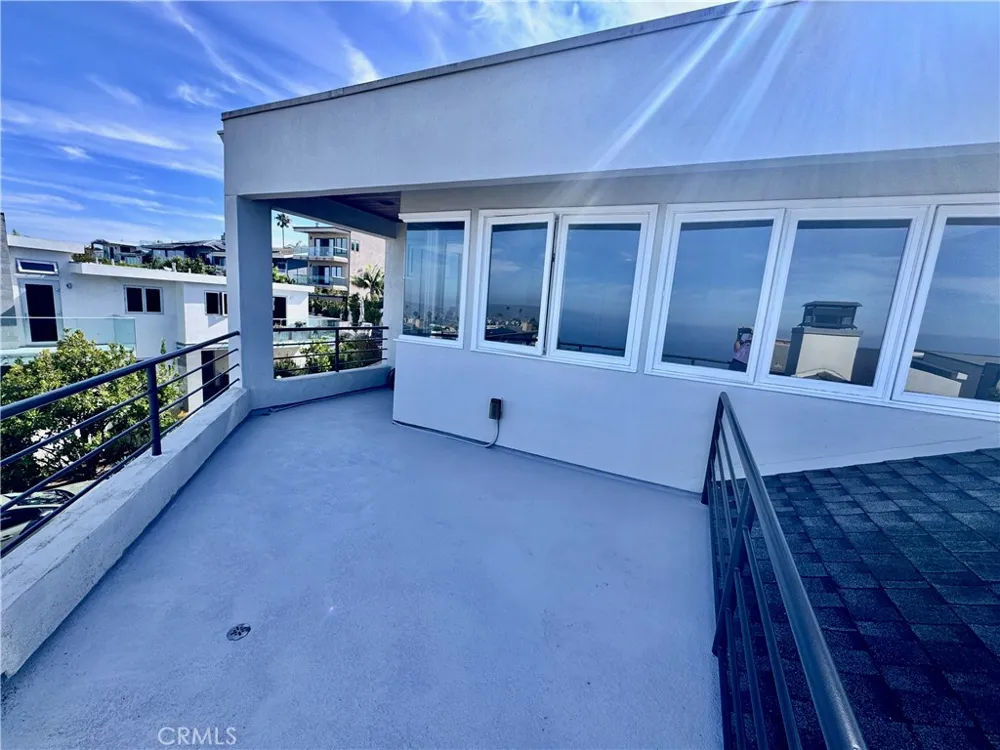 896 Quivera Laguna Beach, CA 92651