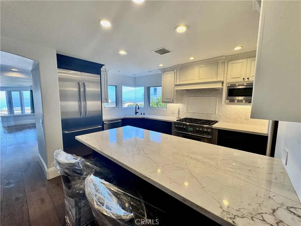 896 Quivera Laguna Beach, CA 92651