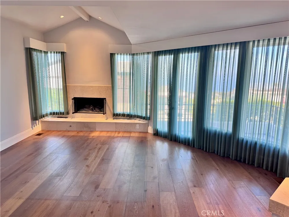 896 Quivera Laguna Beach, CA 92651