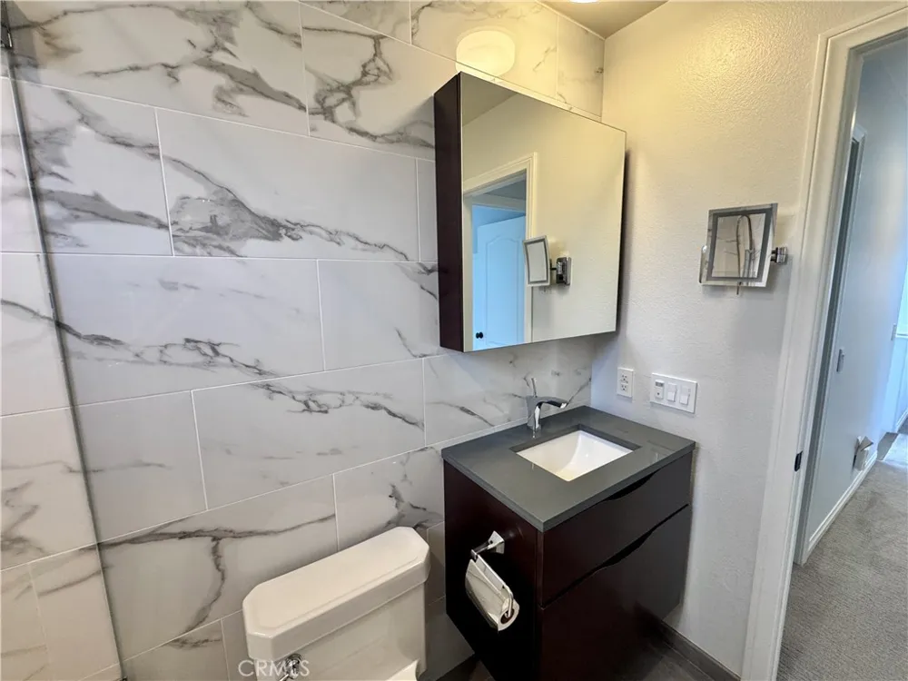 896 Quivera Laguna Beach, CA 92651