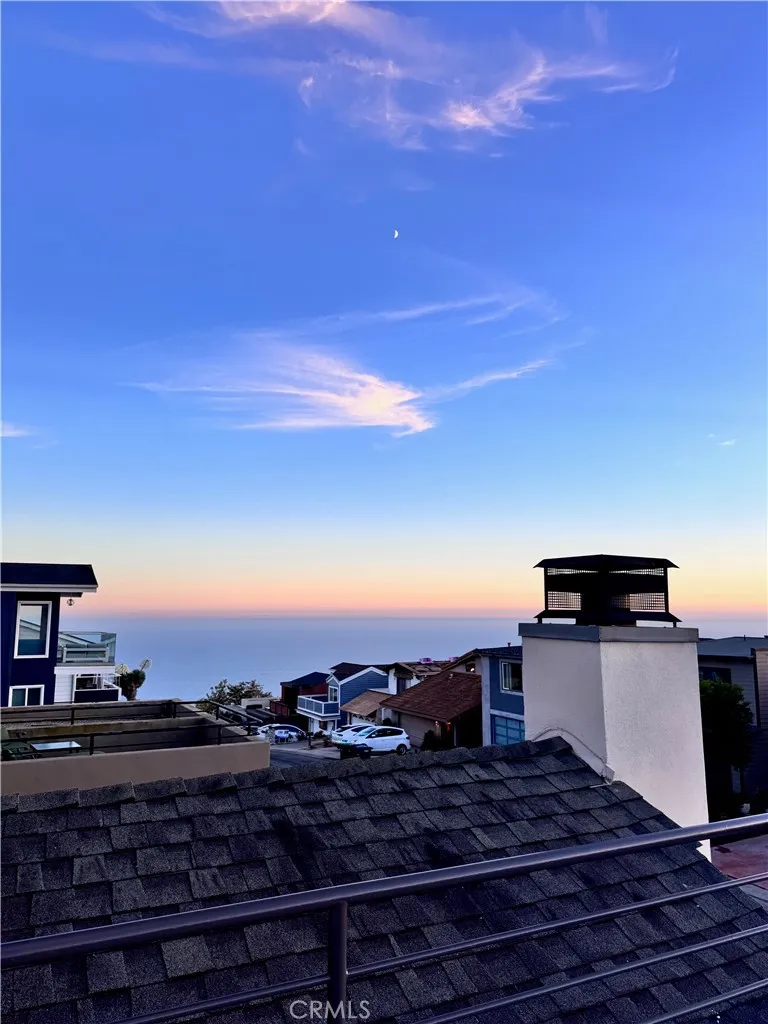 896 Quivera Laguna Beach, CA 92651