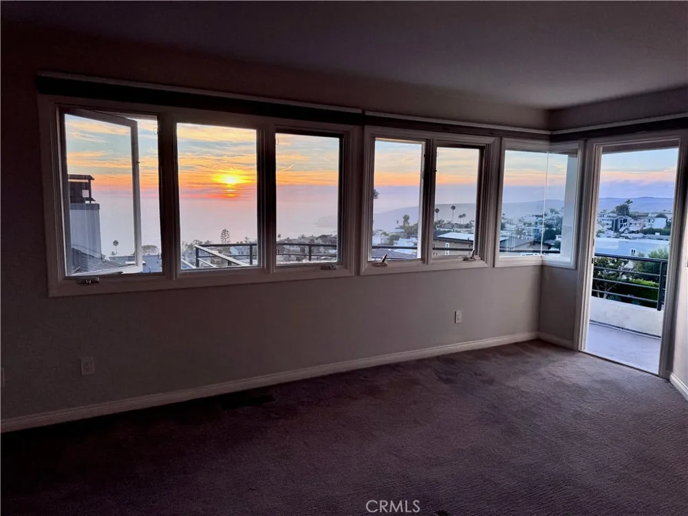 896 Quivera Laguna Beach, CA 92651