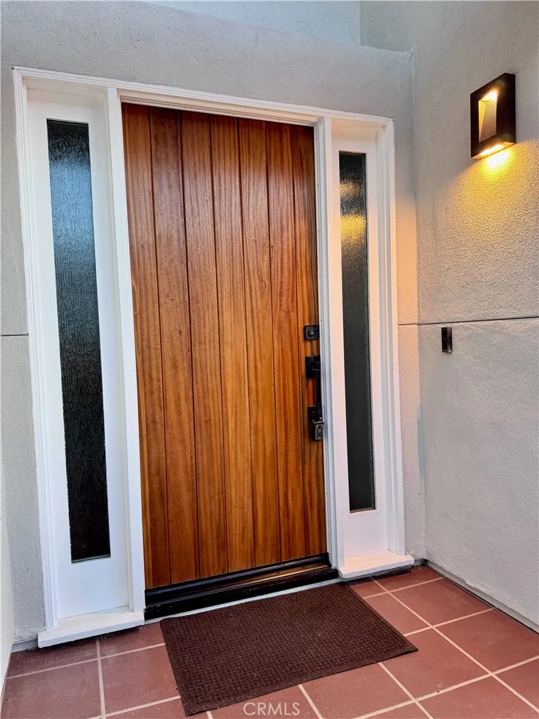896 Quivera Laguna Beach, CA 92651