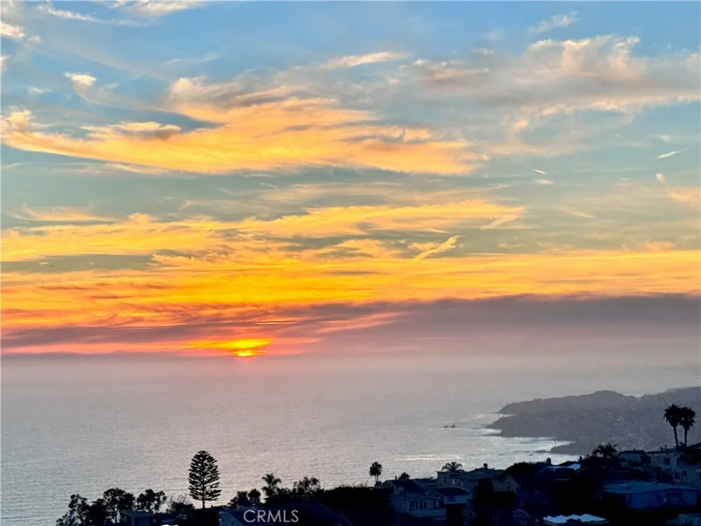 896 Quivera Laguna Beach, CA 92651