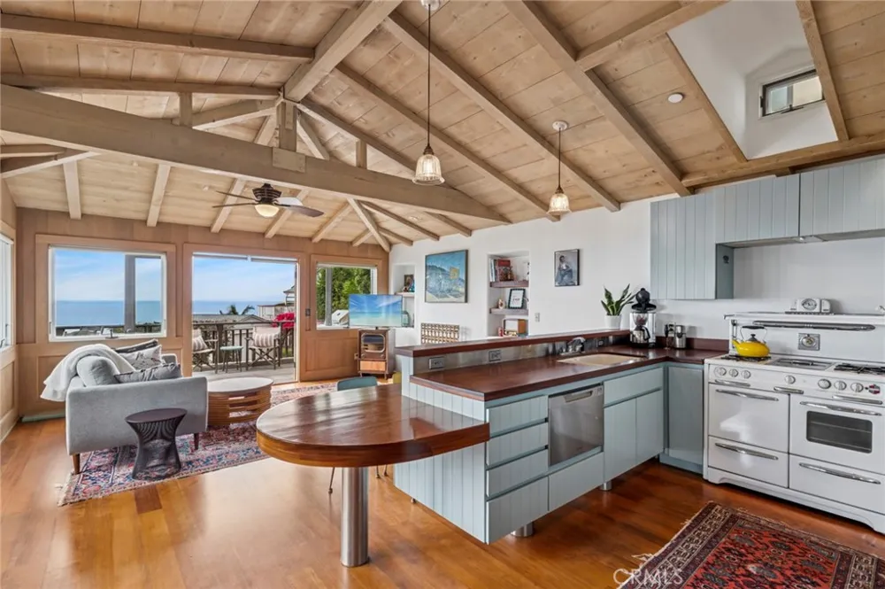 32036 Sunset Laguna Beach, CA 92651