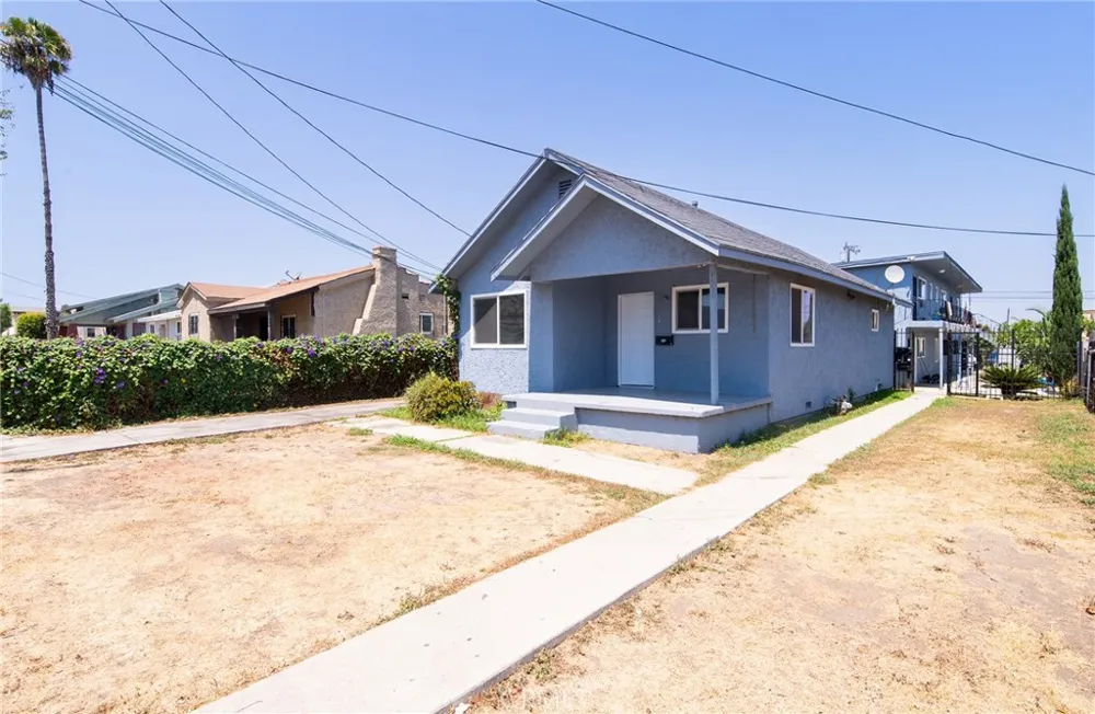 1035 W 107th Los Angeles, CA 90044