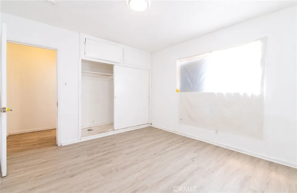 1035 W 107th Los Angeles, CA 90044