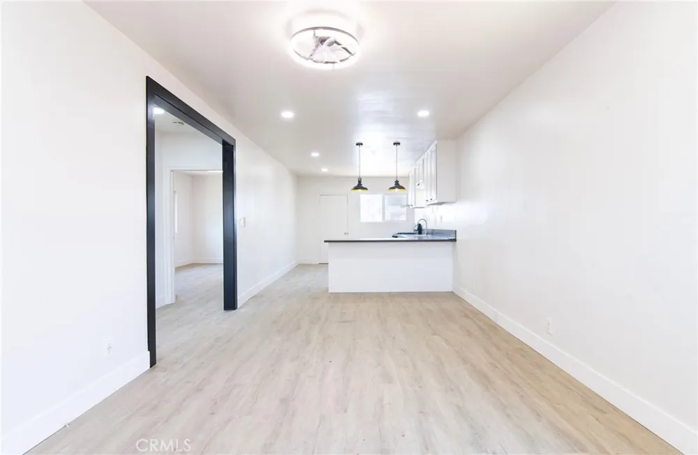 1035 W 107th Los Angeles, CA 90044