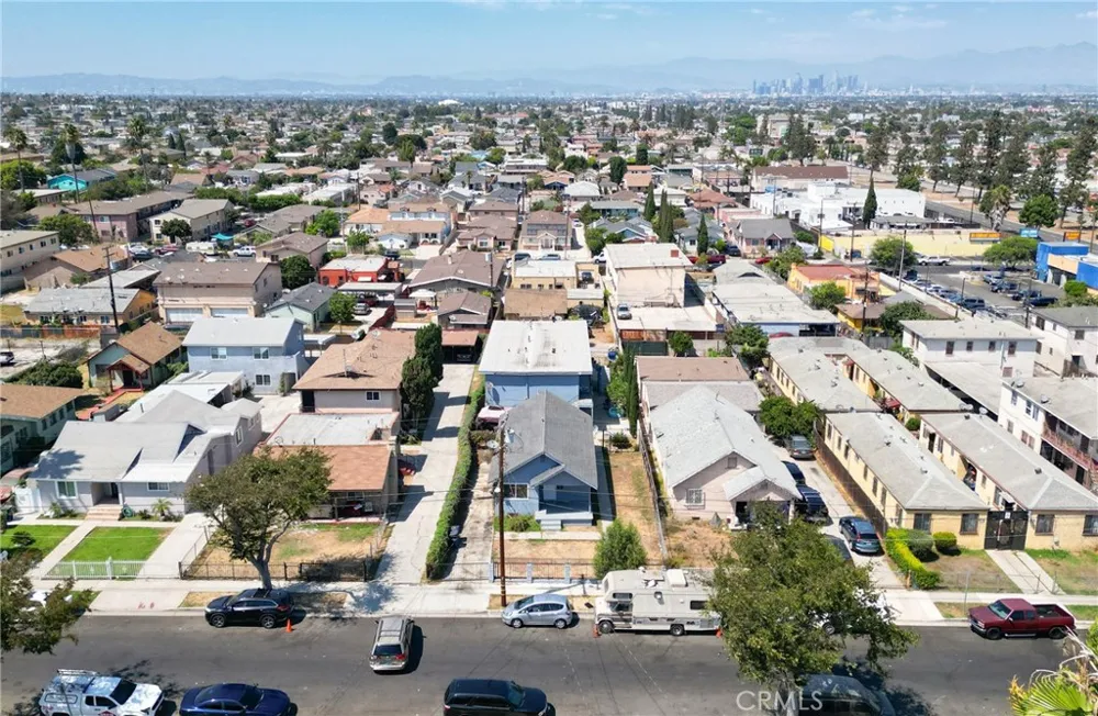 1035 W 107th Los Angeles, CA 90044
